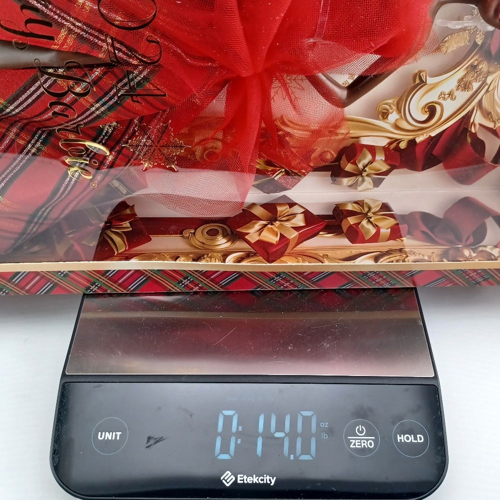 2024 Holiday Signature Collection Barbie African American - Picture 11 of 14